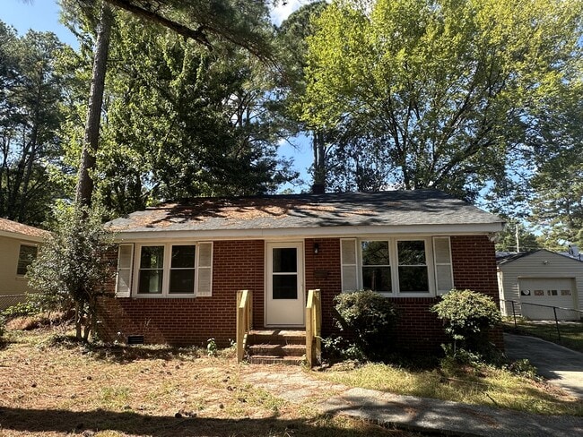 Primary Photo - 902 Meadow St S