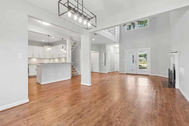 Building Photo - Gorgeous Home Ready for Move In