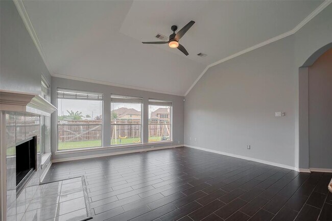 Building Photo - 311 N Esplanade Ln
