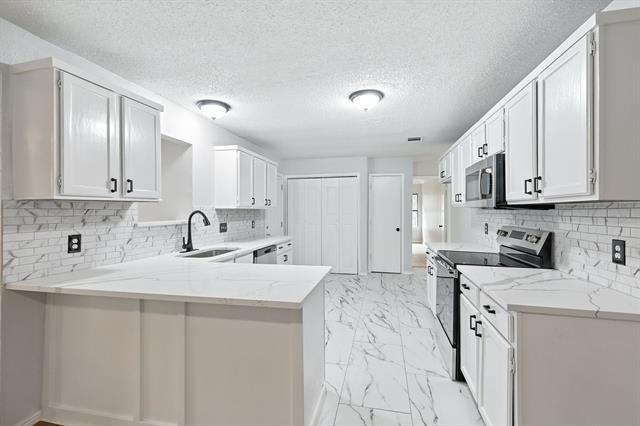 Building Photo - 712 Greenleaf Dr