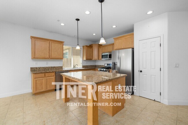 Building Photo - 12236 Habitat Way