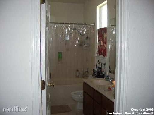 Building Photo - 3 br, 2 bath House - 348 Silver Wing