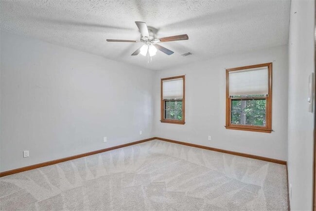 Building Photo - 5741 Wolf Laurel Dr SW