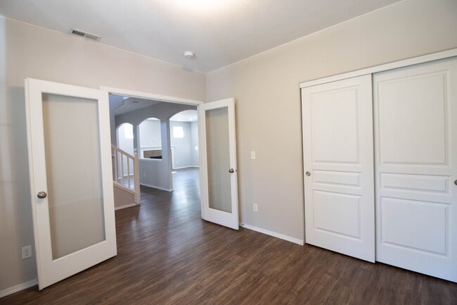 Building Photo - A BEND HOME FOR PEOPLE AND PETS!
