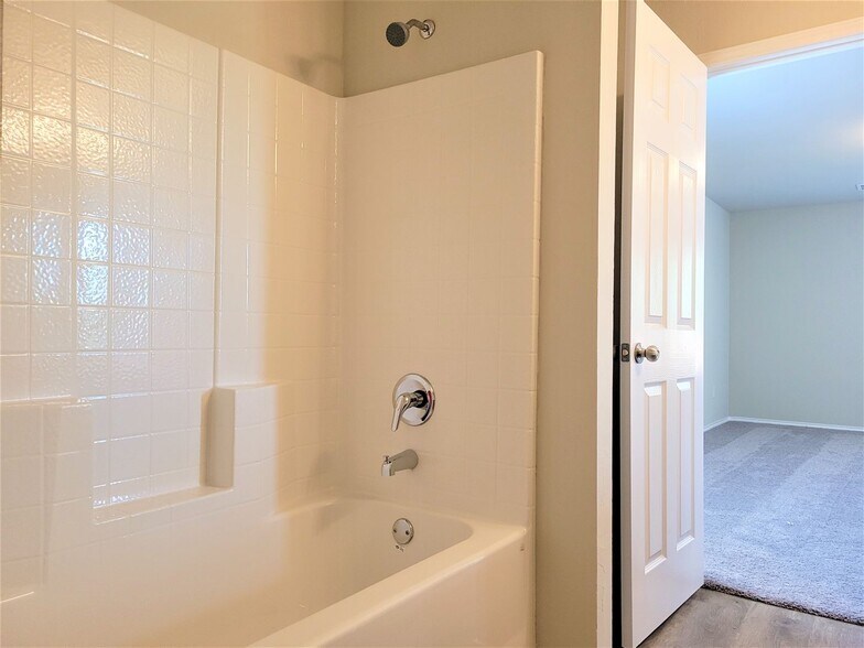 Building Photo - 21242 Winding Brook