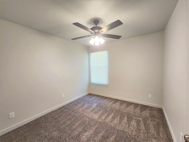 Building Photo - New 3 Bed 2 Bath Duplexes SW 40th & Shield...