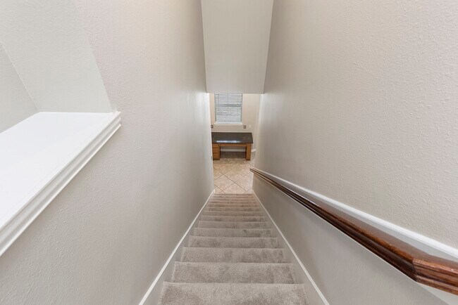 Building Photo - 6 Hithervale Ct