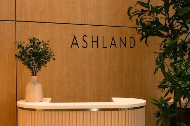 Building Photo - 1065 Peachtree St NE