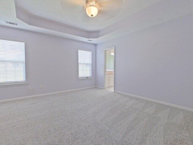 Building Photo - 304 Farmington Dr