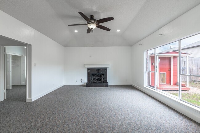 Building Photo - 19102 Lookout Mountain Ln