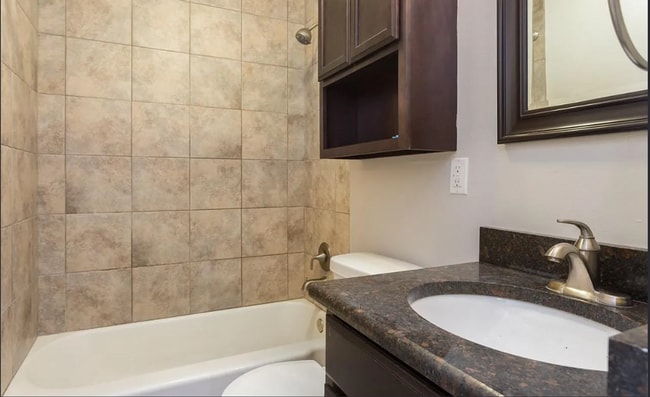 Building Photo - 2 Bed Home in Raleigh