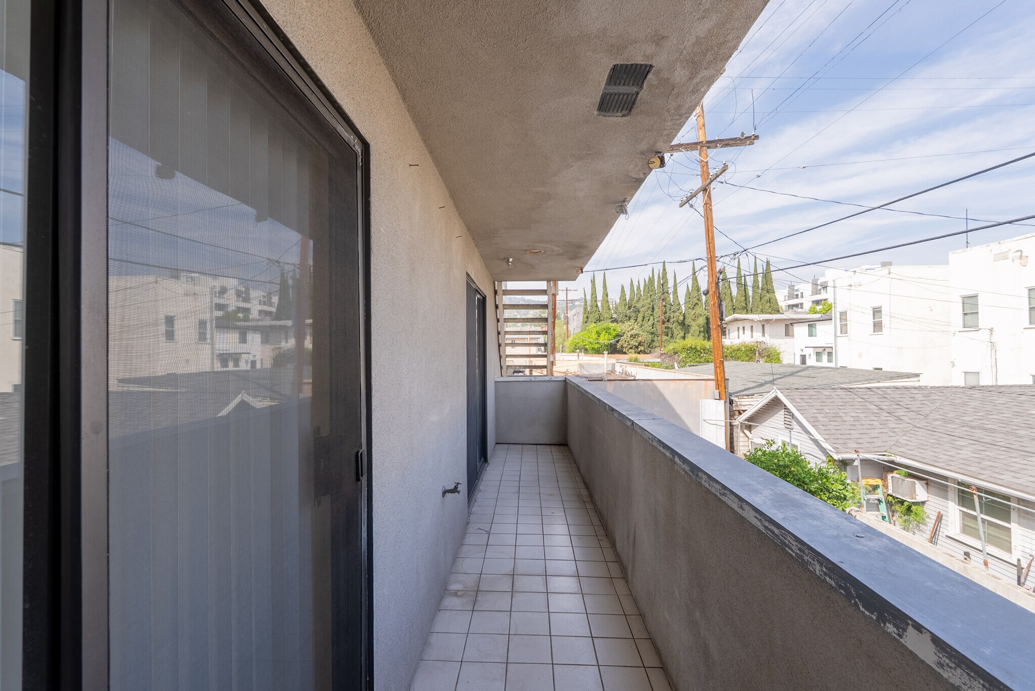 Building Photo - 1758 N Alexandria Ave