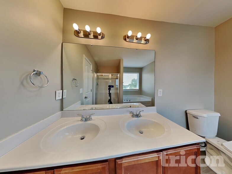 Building Photo - 312 Sequoia Dr