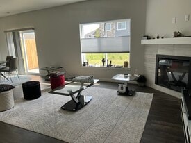 Building Photo - 2222 Eversull Ln