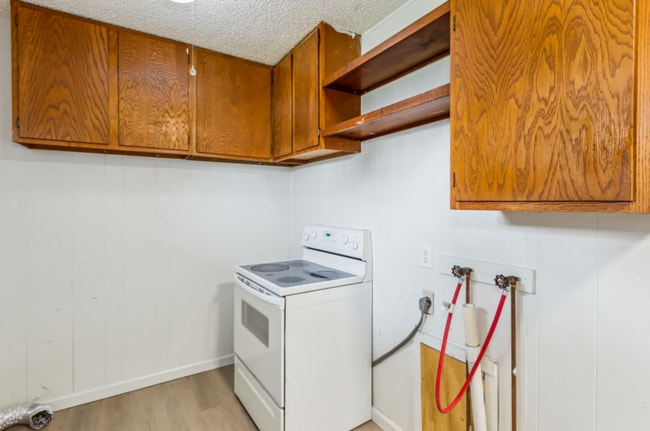 Building Photo - Beautiful 3 Bedroom 1 Bath Home