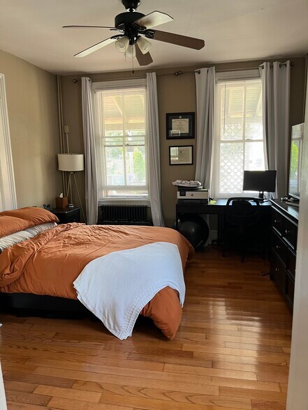 Bedroom 1 - 215 S New St