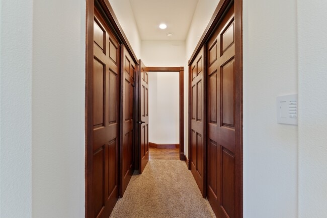 Building Photo - 1981 W Twinkling Star Rd