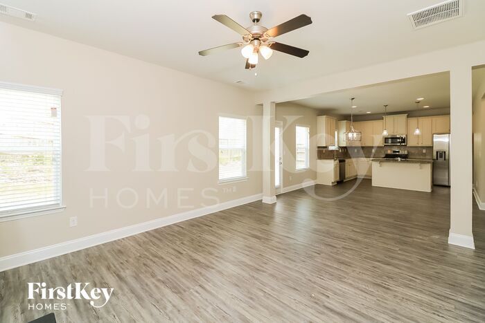 Building Photo - 127 Lookout Way