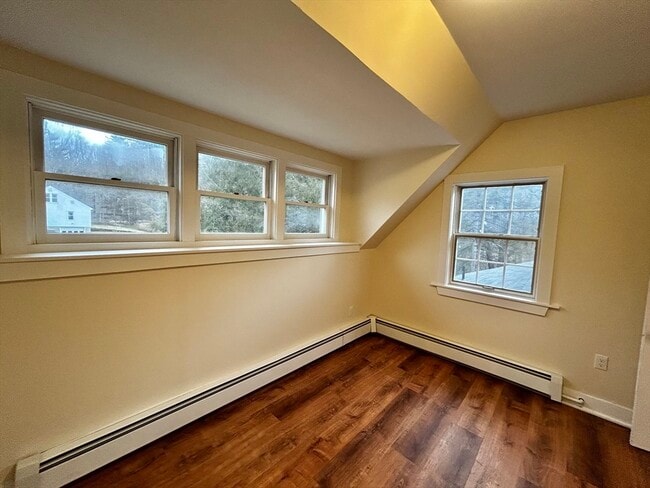 Building Photo - 46 Elm St