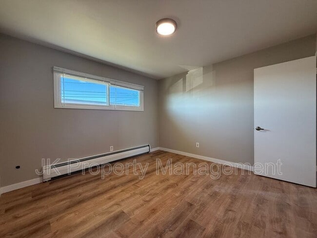 Building Photo - 2100 4th St NE