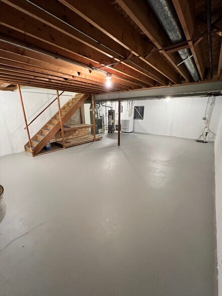 Building Photo - 666 Mariner Dr