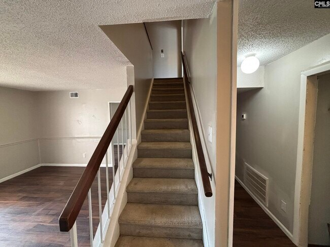 Building Photo - 209 Timber Ct
