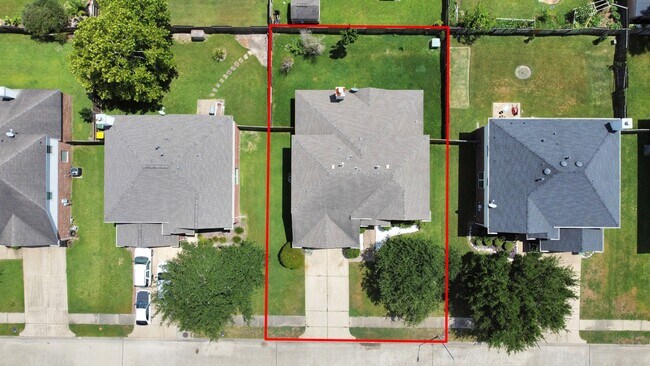 Building Photo - 8810 Sunforest Ln