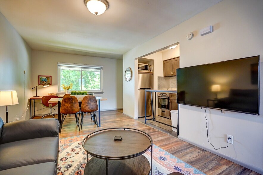 Building Photo - 407 S 94th Pl