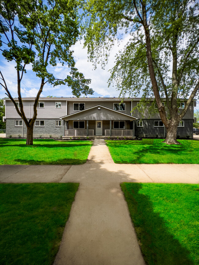 Primary Photo - Green Garden Villa Apartments