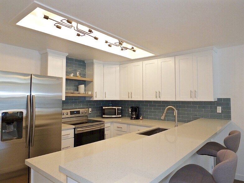 kitchen - 8124 Marina Pacifica Dr N