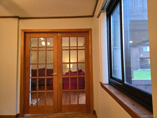 Building Photo - 731 Panorama Dr