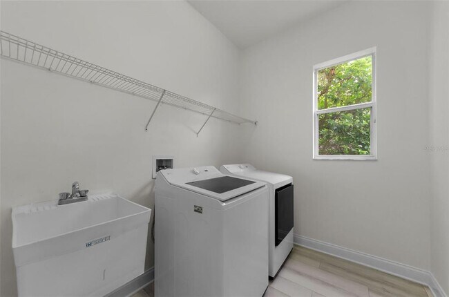 Building Photo - 3033 Stonegate Falls Dr