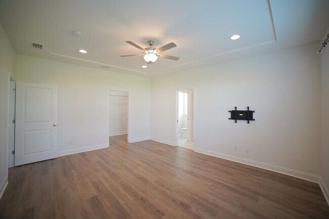Building Photo - 219 Bienville Pl