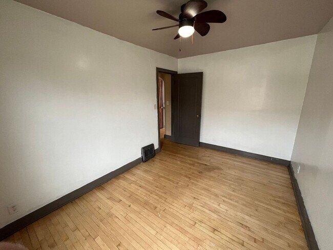 Building Photo - 803 Grand Ave