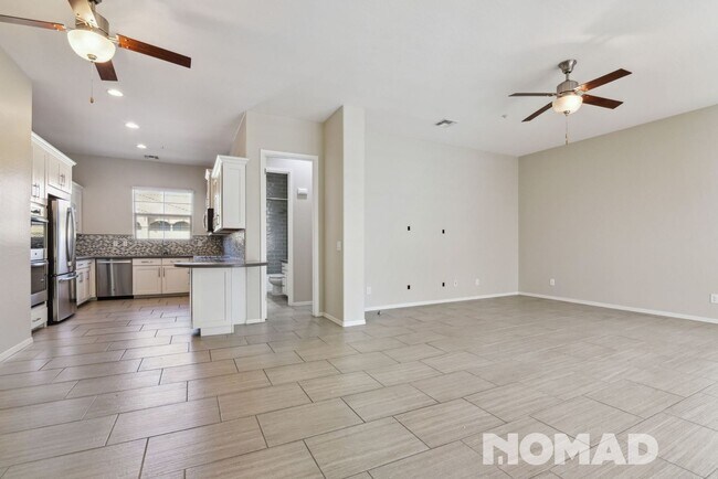 Building Photo - Stunning 3BR Townhouse in North Scottsdale