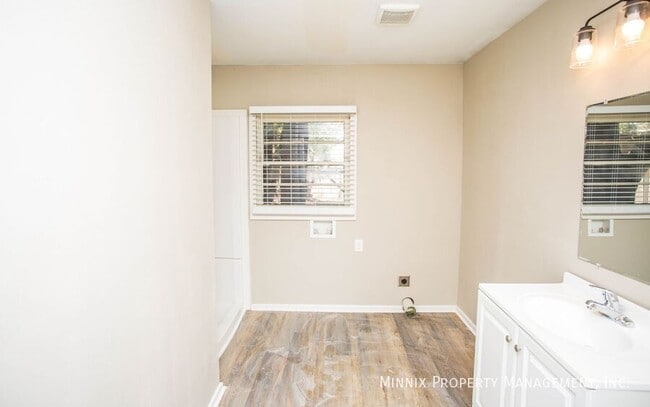 Building Photo - 2404 27th St