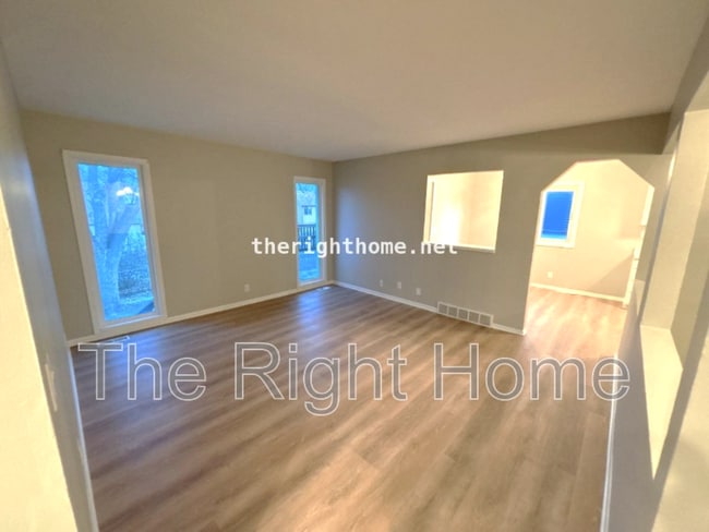 Building Photo - 8617 S 143rd Ave