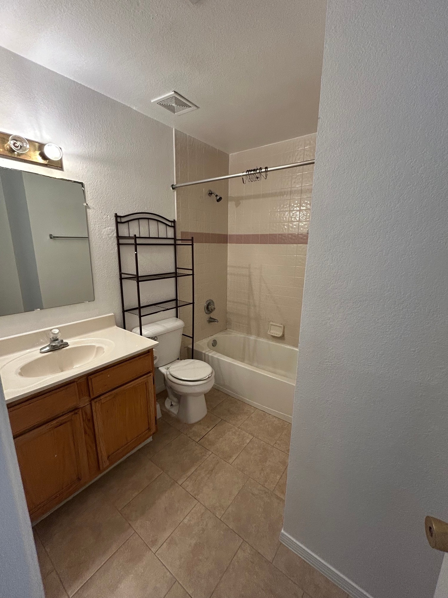 Upstairs bathroom - 1345 Trudy Elaine Dr