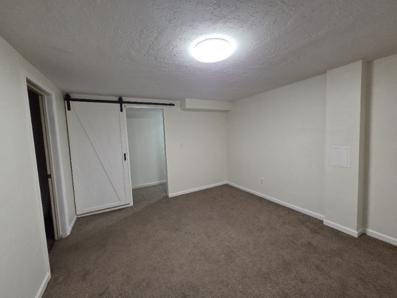 Building Photo - 4815 S Lincoln St