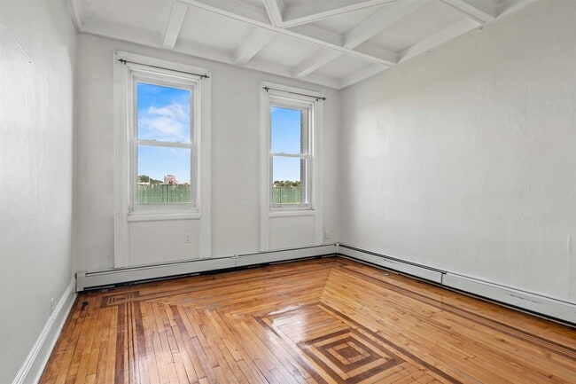 Building Photo - 415 Gregory Ave