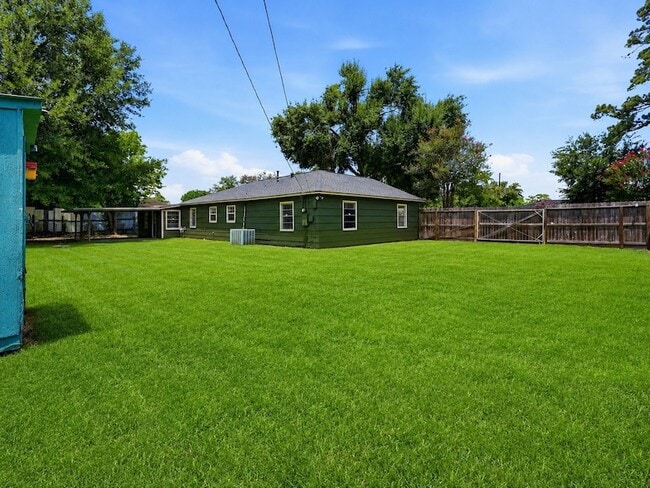 Building Photo - 10033 Whiteside Ln
