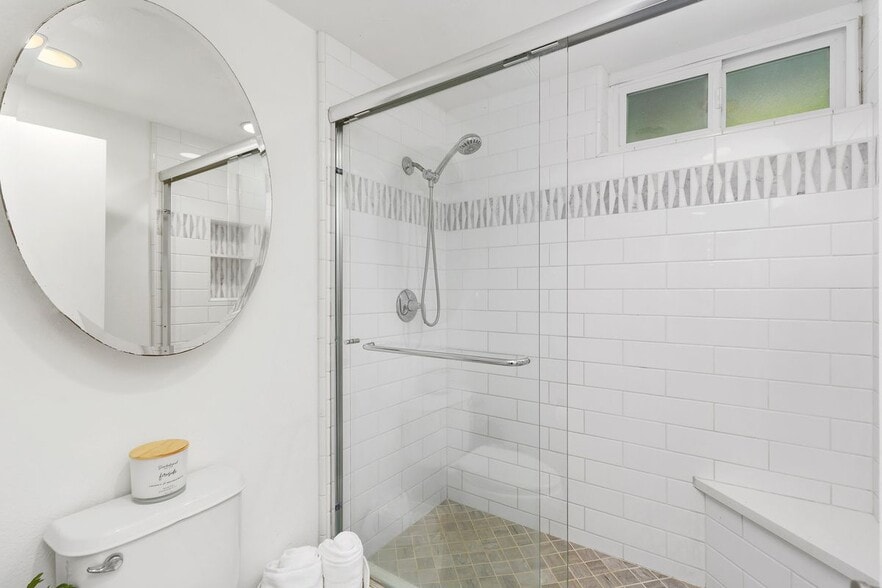 Building Photo - 3068 Zell Dr
