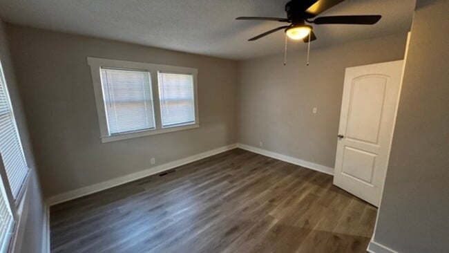 Building Photo - 1418 Snowden Ave