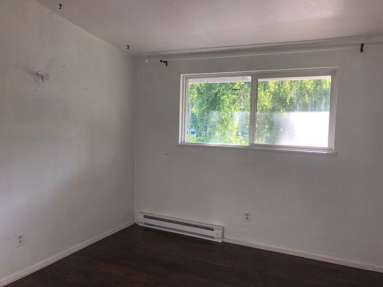 Building Photo - 501 13th St