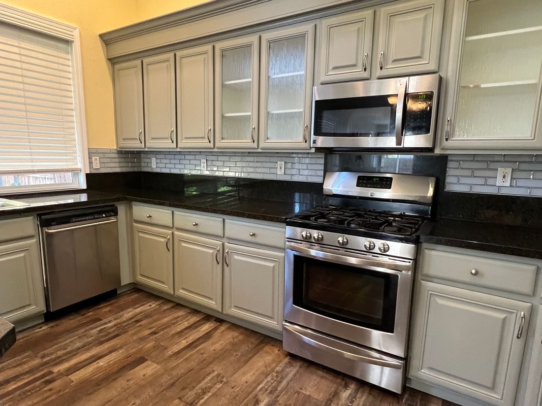 Building Photo - 4216 Heritage Ct