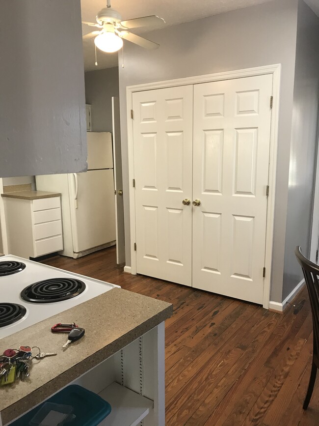 Laundry room behind double doors - 3226 Park Ave