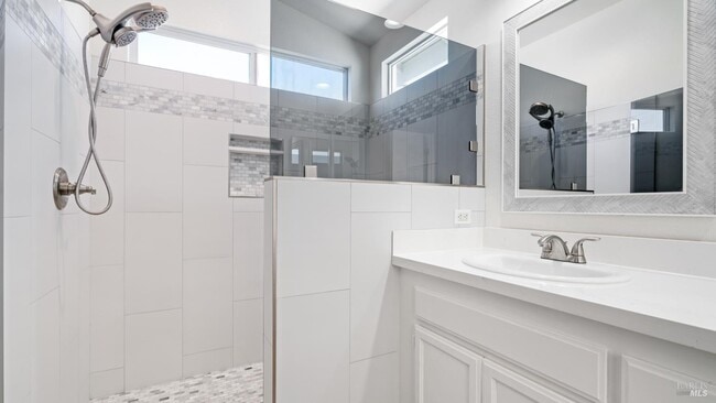 Building Photo - 7351 15th Hole Dr