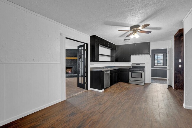 Building Photo - 2918 S Dallas St