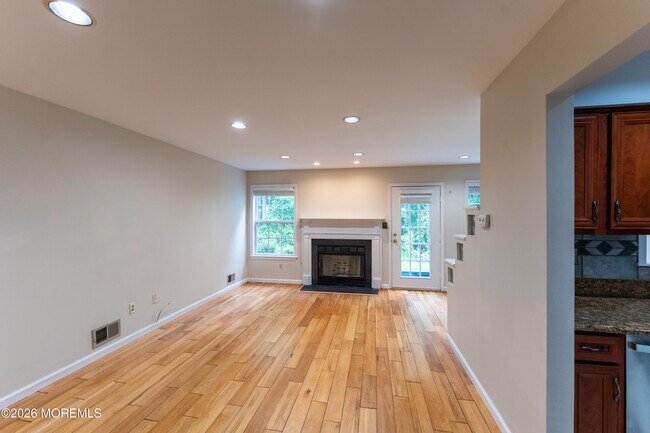 Building Photo - 314 Towne Dr