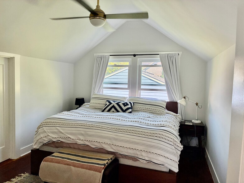 Building Photo - 834 SE 72nd Ave